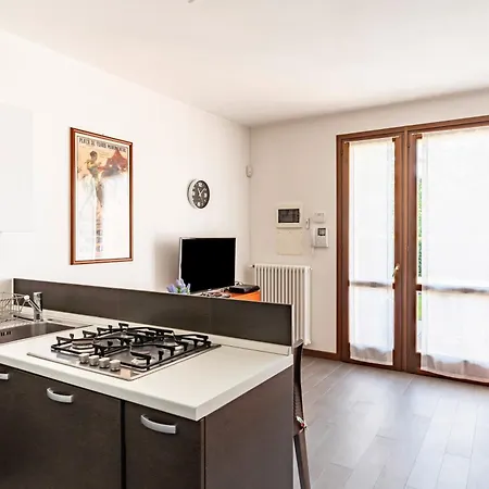 Guesthost - Borgo Del Sole With Pool Apartment *