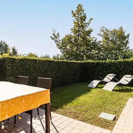 Guesthost - Borgo Del Sole With Pool Apartman