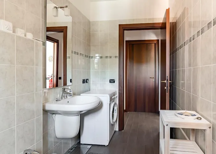 Guesthost - Borgo Del Sole With Pool