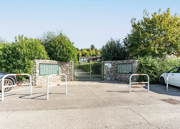 Guesthost - Borgo Del Sole With Pool Appartement